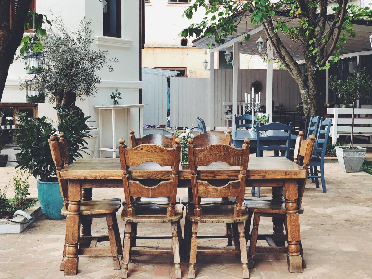Seven Cafe & Hotel 포그라데츠 외부 사진